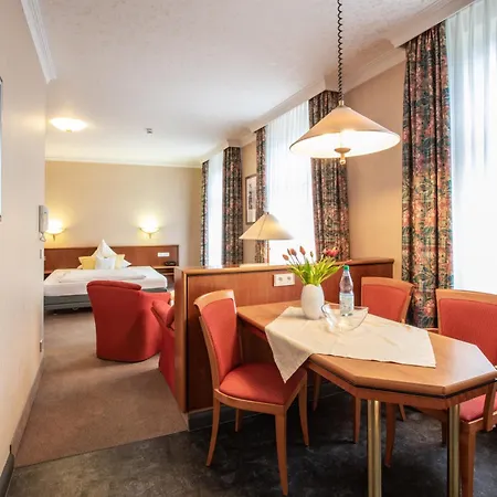 1 Raum Grosser Balkon